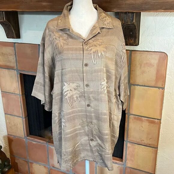 Tommy Bahama Tan Silk Palm Tree button up short sleeve, M! - Picture 1 of 10